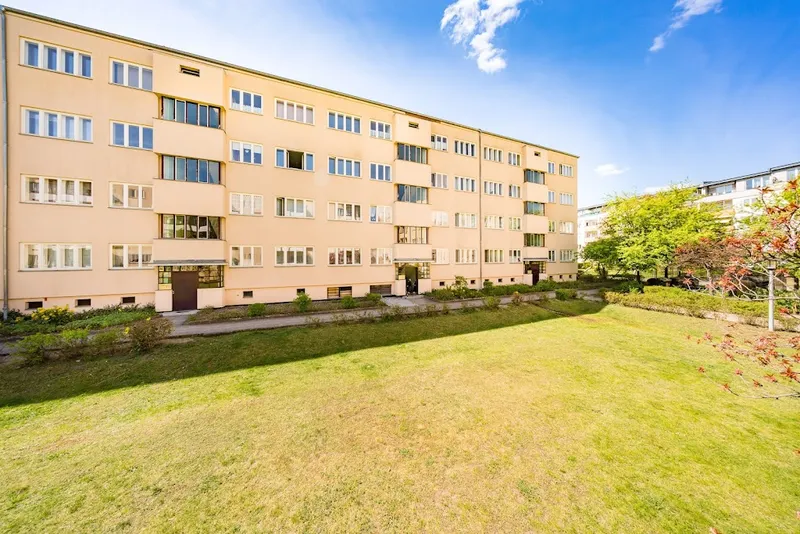 Helle 2-Zimmer-Wohnung mit Balkon und Tageslichtbad für Selbstrenovierer – provisionsfrei — photo 1